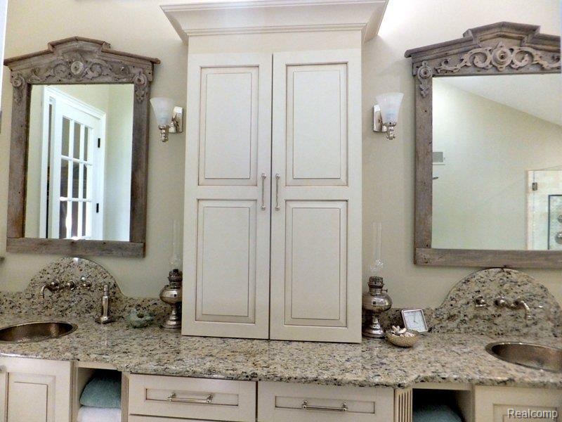 779 Kern Road Lake Orion, MI 48362 - Photo 13 of 23 16 - Double Sinks.JPG