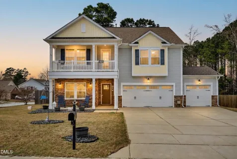 $540,000 | 725 Harvest Point Drive, Fuquay-Varina, NC 27526