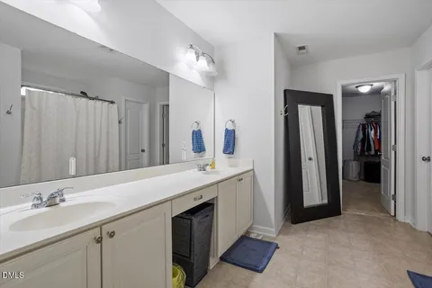 $540,000 | 725 Harvest Point Drive, Fuquay-Varina, NC 27526