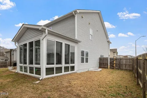 $550,000 | 725 Harvest Point Drive, Fuquay-Varina, NC 27526