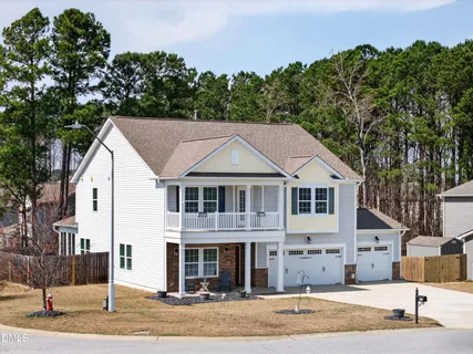 $540,000 | 725 Harvest Point Drive, Fuquay-Varina, NC 27526