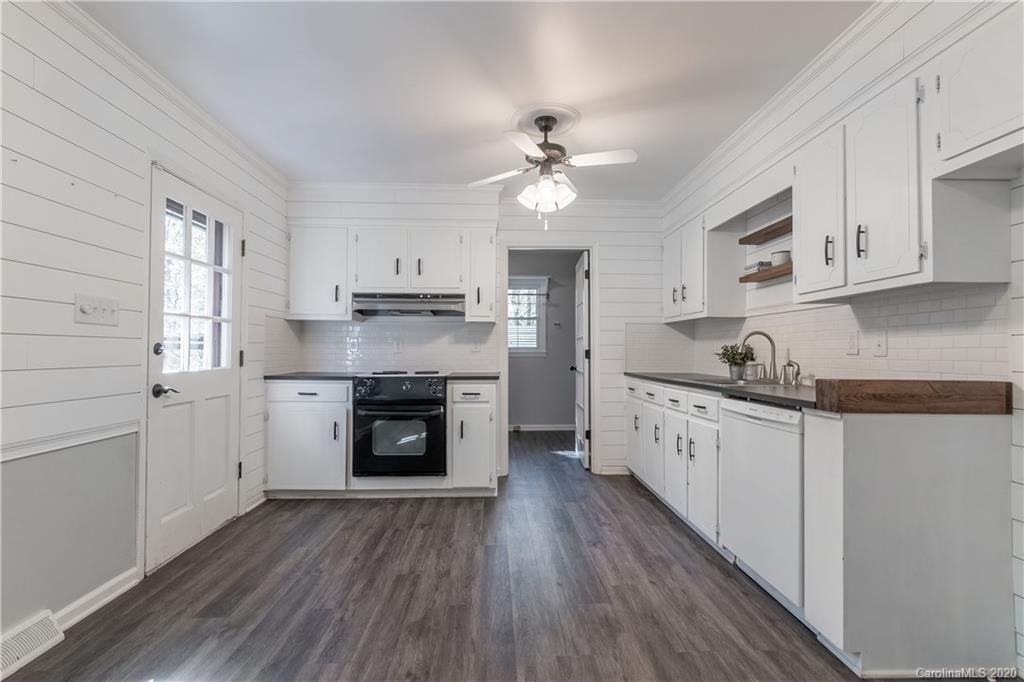 9708 Windrift Road Charlotte, NC 28215 - Photo 6 of 26 Gallery Image 6