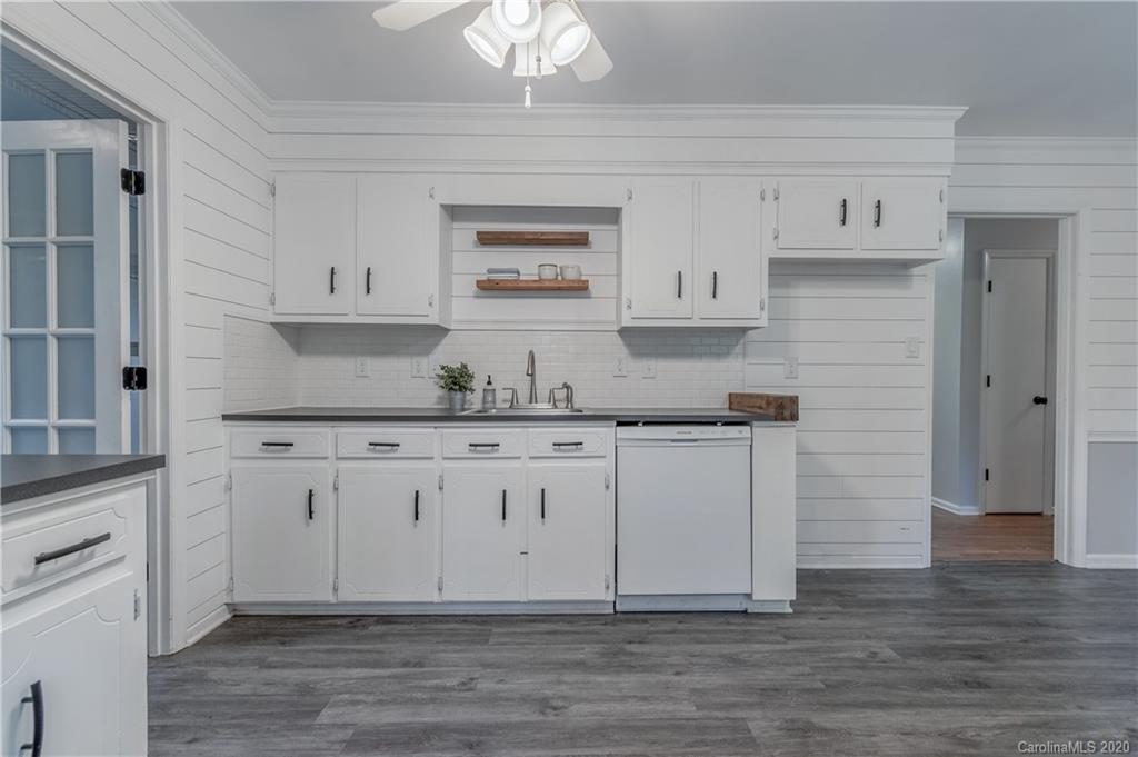9708 Windrift Road Charlotte, NC 28215 - Photo 7 of 26 Gallery Image 7