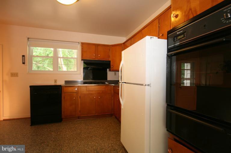 12604 Littleton Street Silver Spring, MD 20906 - Photo 2 of 24 Kitchen
