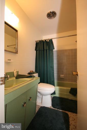 12604 Littleton Street Silver Spring, MD 20906 - Photo 16 of 24 Bath - hall