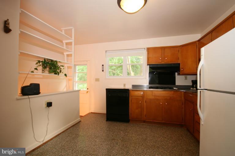 12604 Littleton Street Silver Spring, MD 20906 - Photo 7 of 24 Kitchen