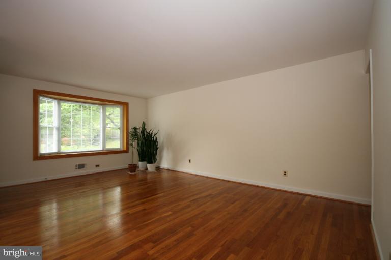12604 Littleton Street Silver Spring, MD 20906 - Photo 9 of 24 Living Room