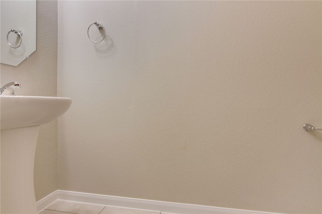 6916 Ranchito Drive Austin, TX 78744 - Photo 29 of 37 a bathroom with a shower