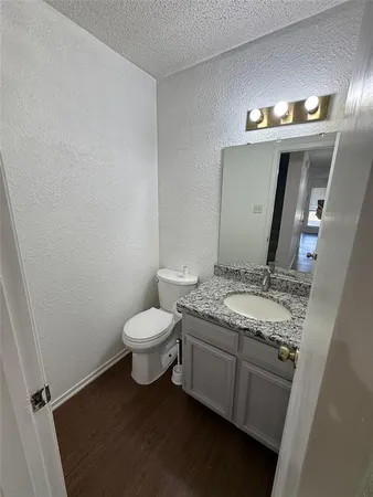 $1,300 | 422 West 4th Street, Kennedale, TX 76060