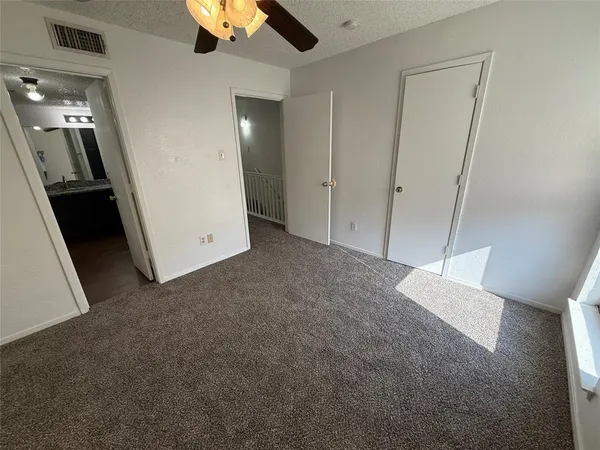 $1,300 | 422 West 4th Street, Kennedale, TX 76060
