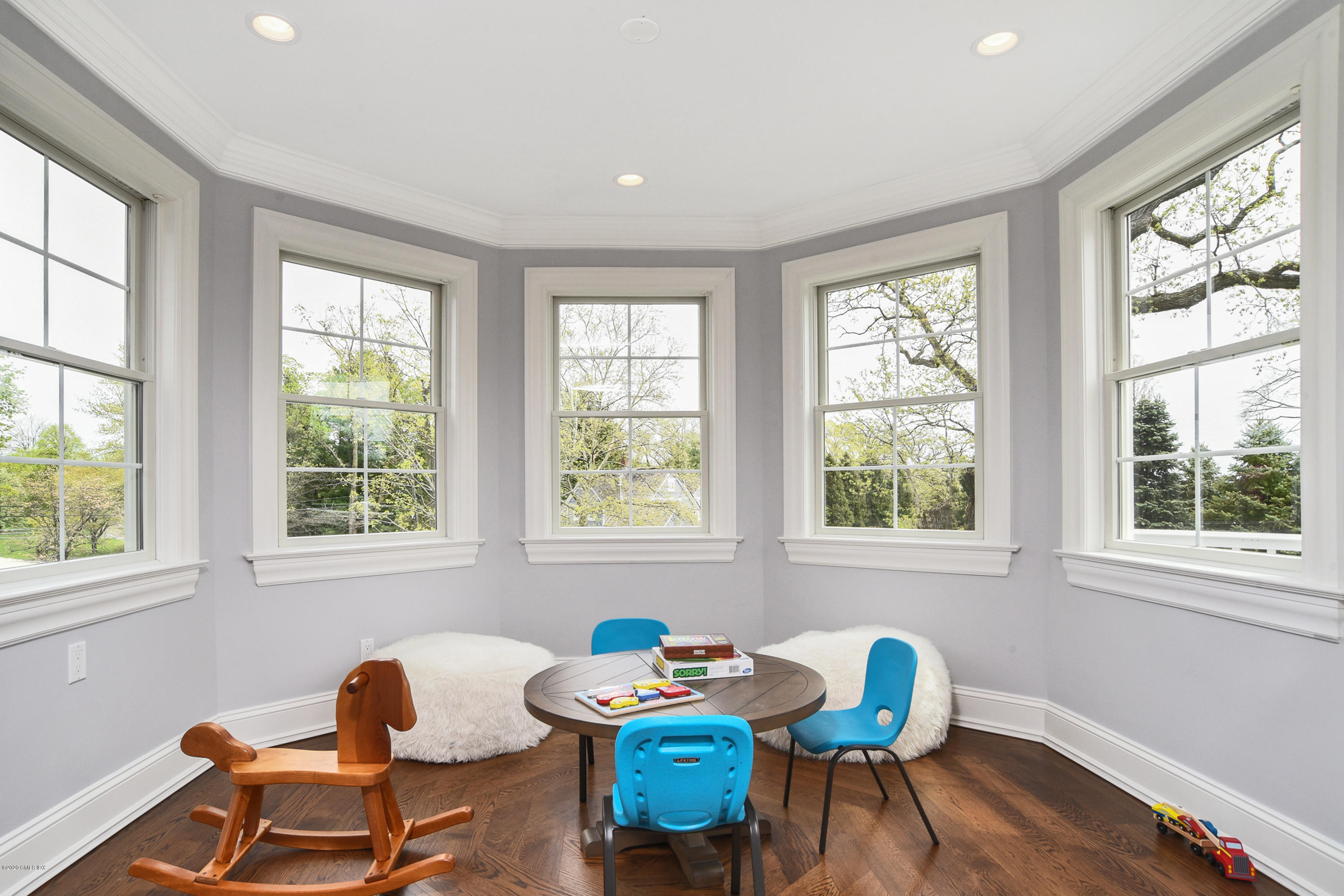 154 Byram Shore Road Greenwich, CT 06830 - Photo 21 of 37 a dining room with furniture and window