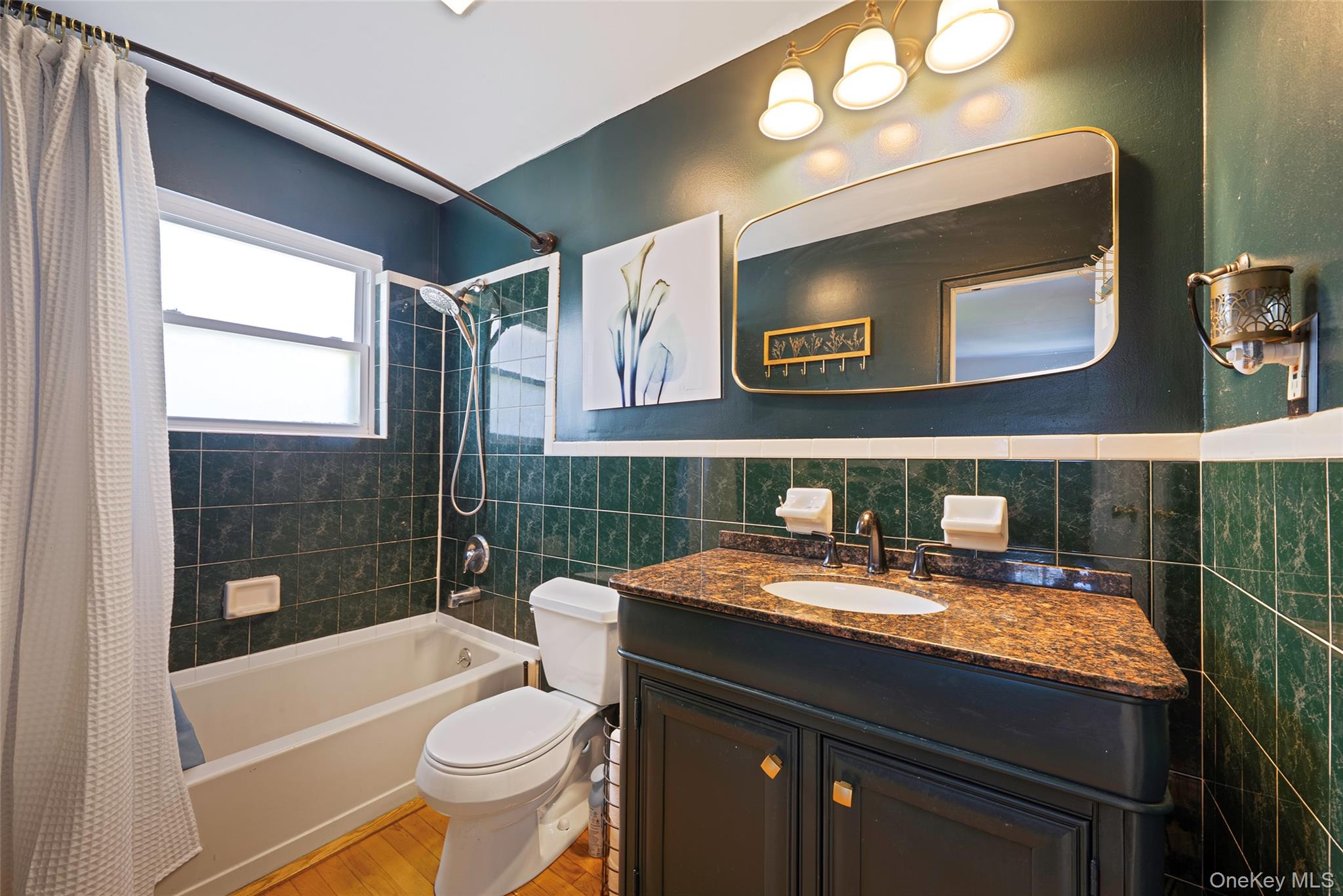 20 Rochelle Court Amityville, NY 11701 - Photo 17 of 43