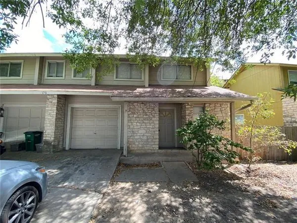 $1,695 | 1711 Burton Drive, Unit B, Austin, TX 78741
