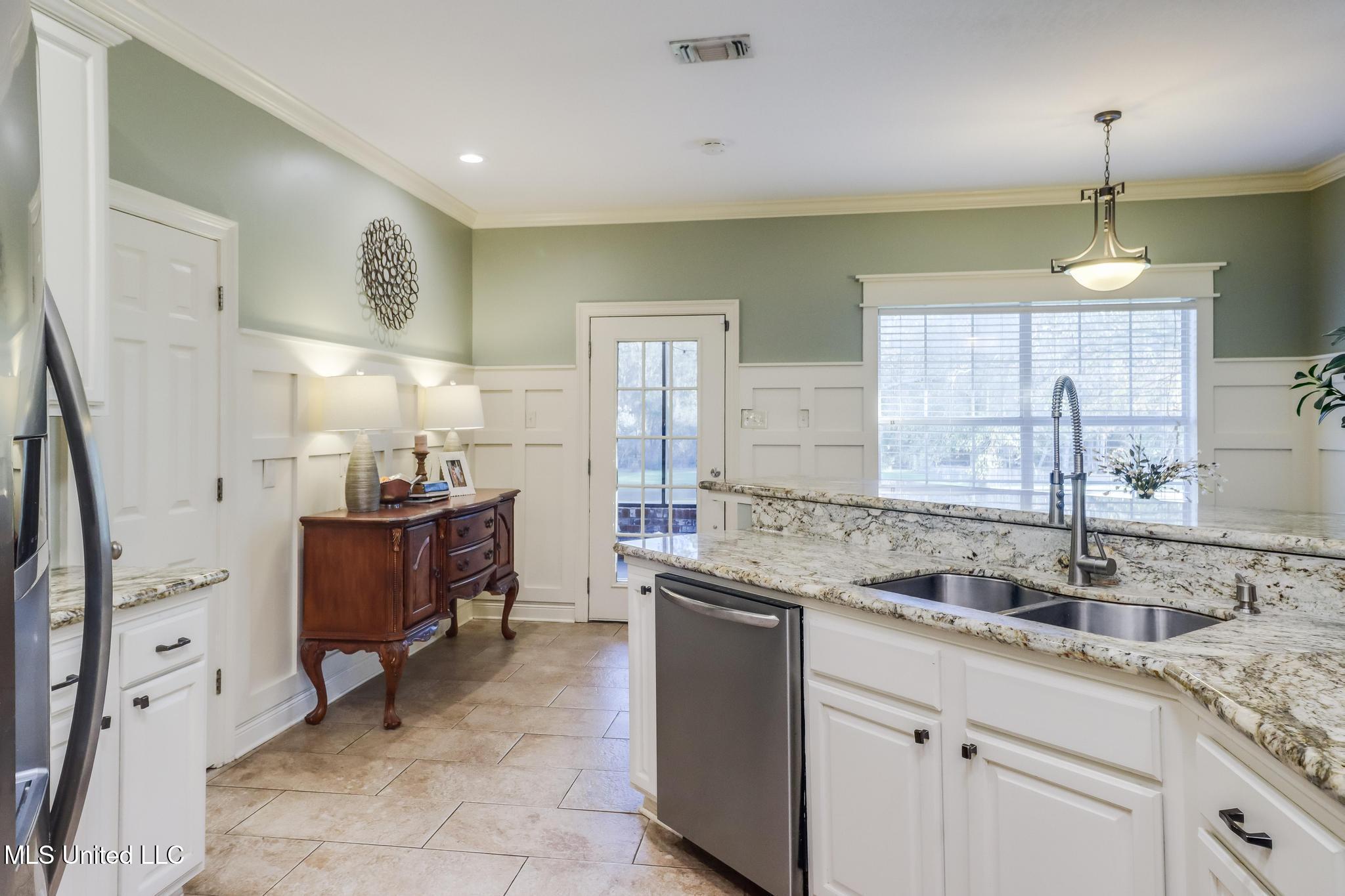 18215 Boss Conner Road Gulfport, MS 39503 - Photo 11 of 42 IMG_0478-Edit