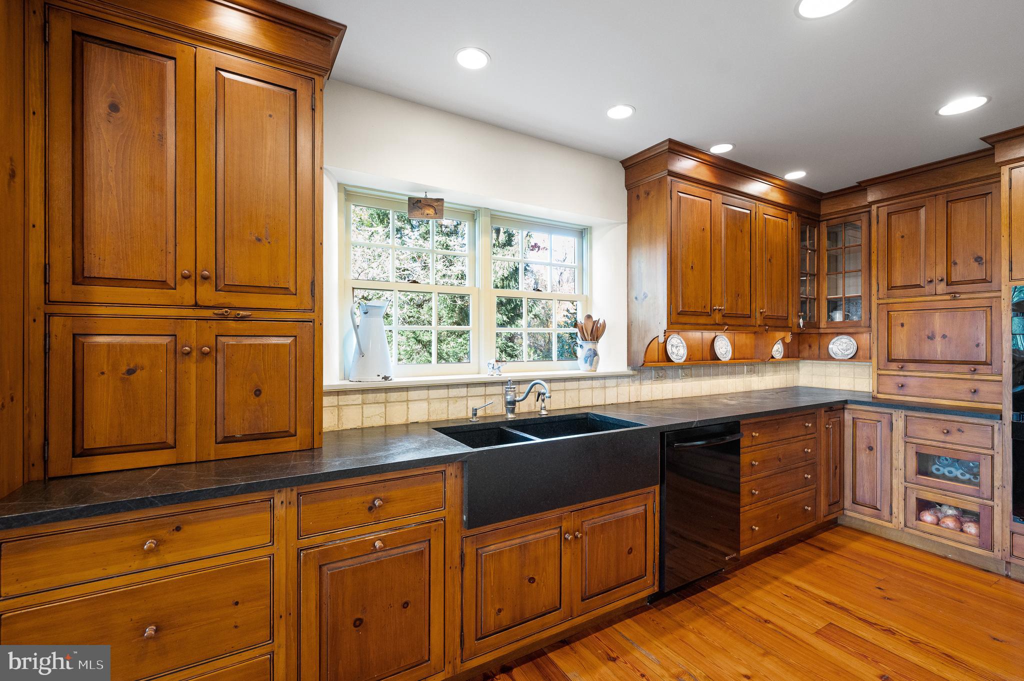 947 Newark Road Toughkenamon, PA 19374 - Photo 11 of 40 Gallery Image 11