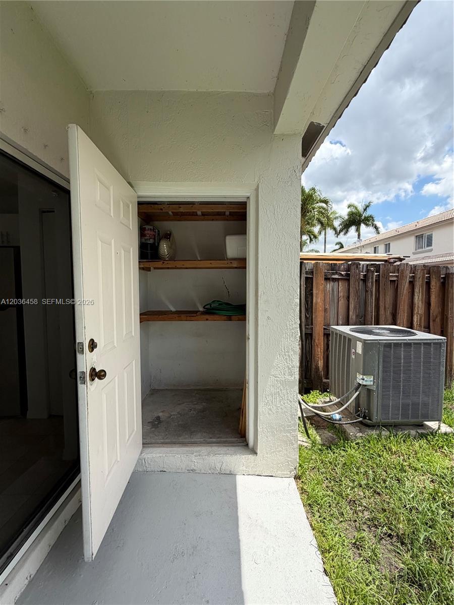 7455 Southwest 162nd Place Miami, FL 33193 - Photo 3 of 34