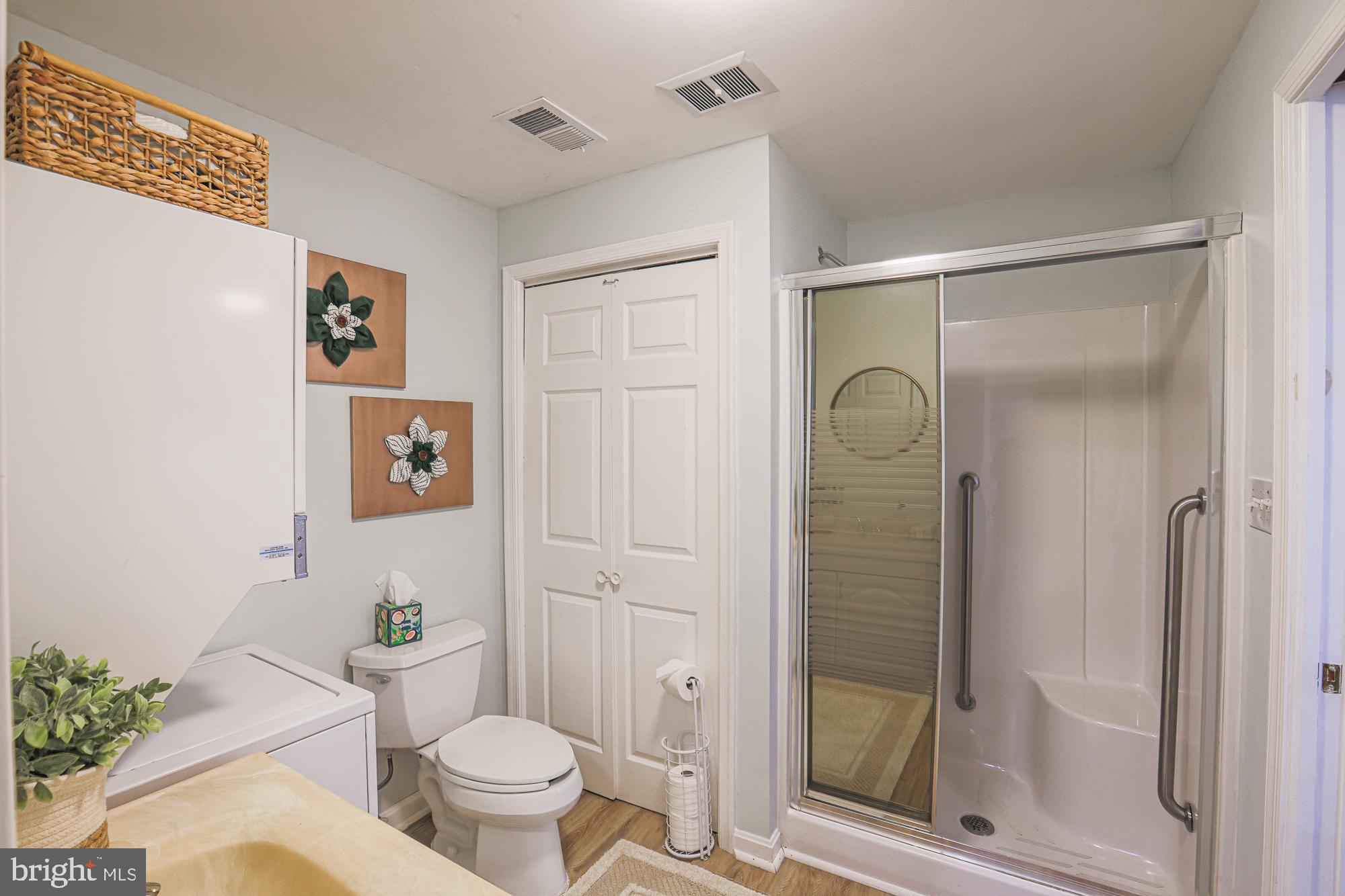 8425 Bussenius Road Pasadena, MD 21122 - Photo 10 of 33 Bathroom for Aux unit