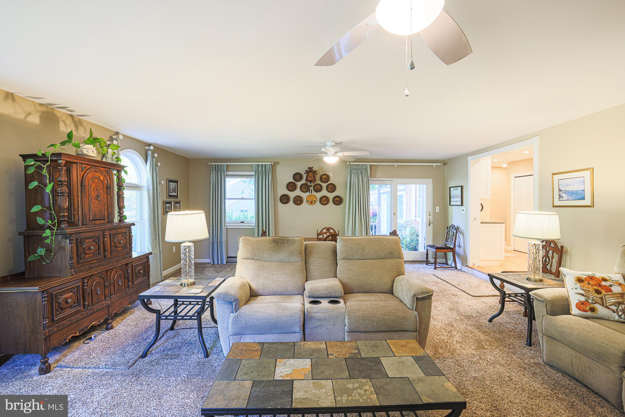 8425 Bussenius Road Pasadena, MD 21122 - Photo 14 of 33 Family seating area