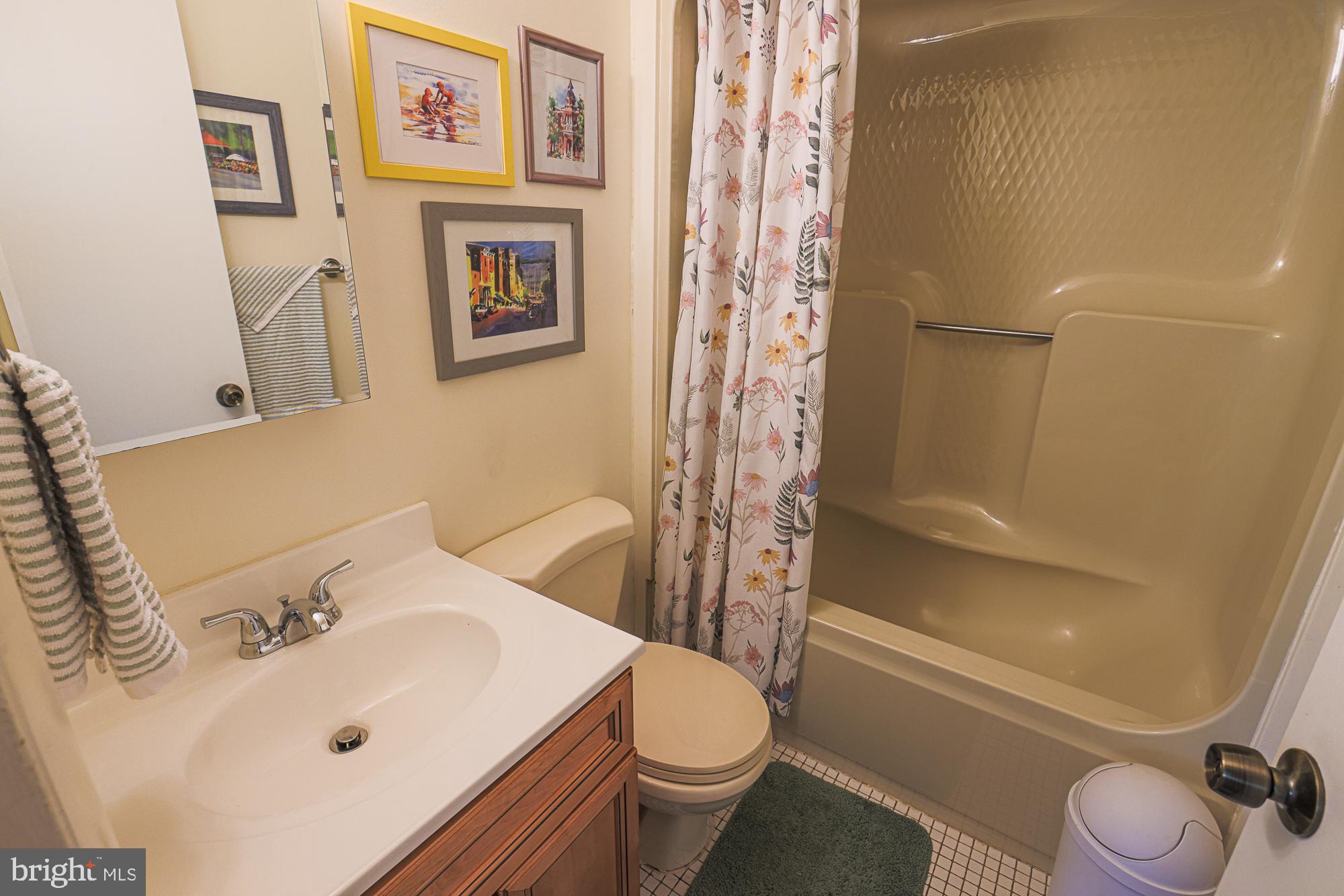 8425 Bussenius Road Pasadena, MD 21122 - Photo 28 of 33 Hall Bath