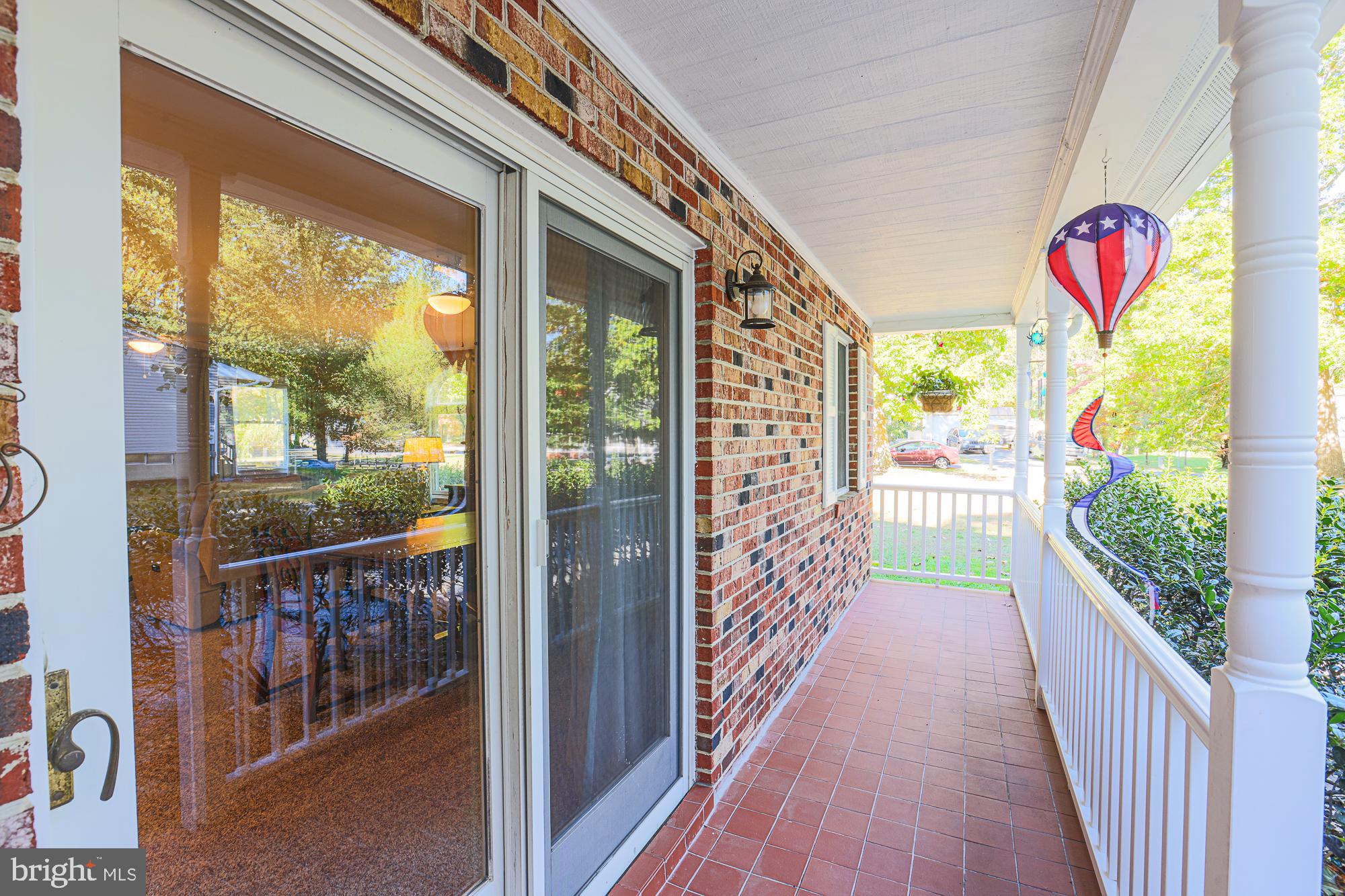 Covered entry way