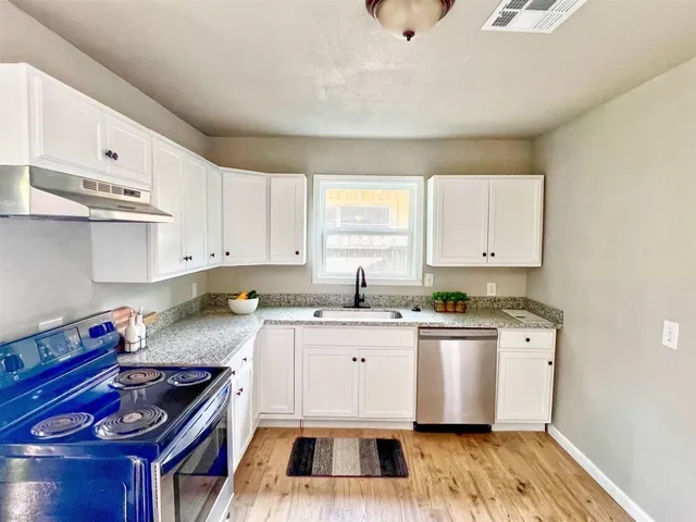 $199,900 | 510 Sulphur Street, Houston, TX 77034