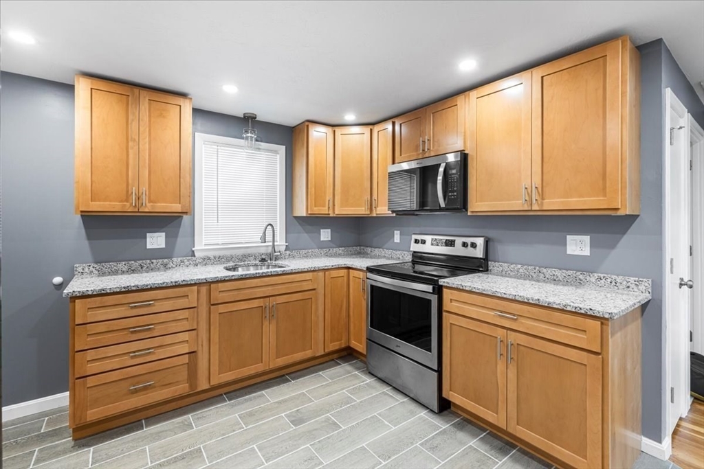 108 Reed Street Randolph, MA 02368 - Photo 5 of 40