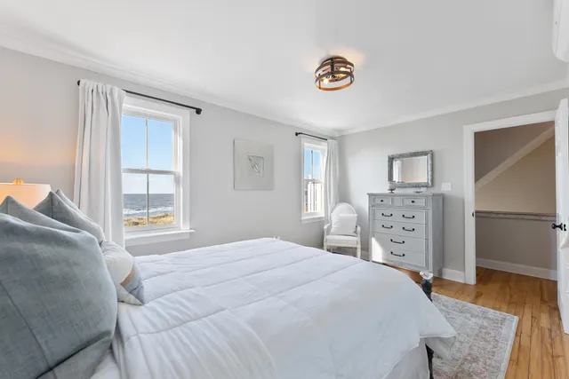 $975,000 | 5 East Delaware Parkway, Unit B, Villas, NJ 08251