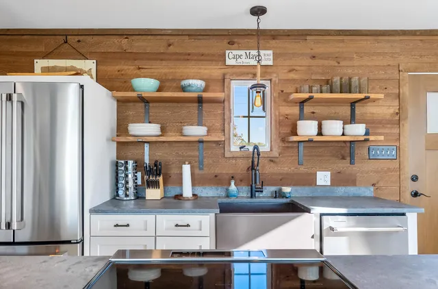 $975,000 | 5 East Delaware Parkway, Unit B, Villas, NJ 08251