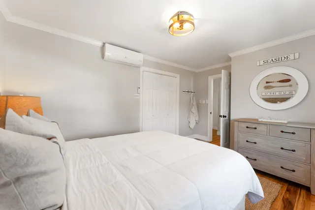 $975,000 | 5 East Delaware Parkway, Unit B, Villas, NJ 08251