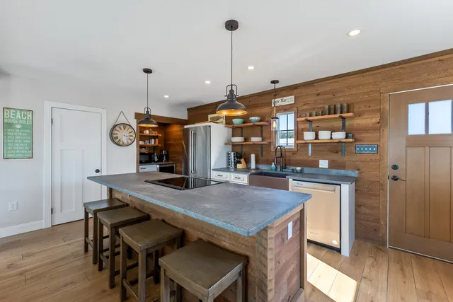 $975,000 | 5 East Delaware Parkway, Unit B, Villas, NJ 08251