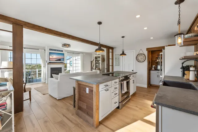 $975,000 | 5 East Delaware Parkway, Unit B, Villas, NJ 08251