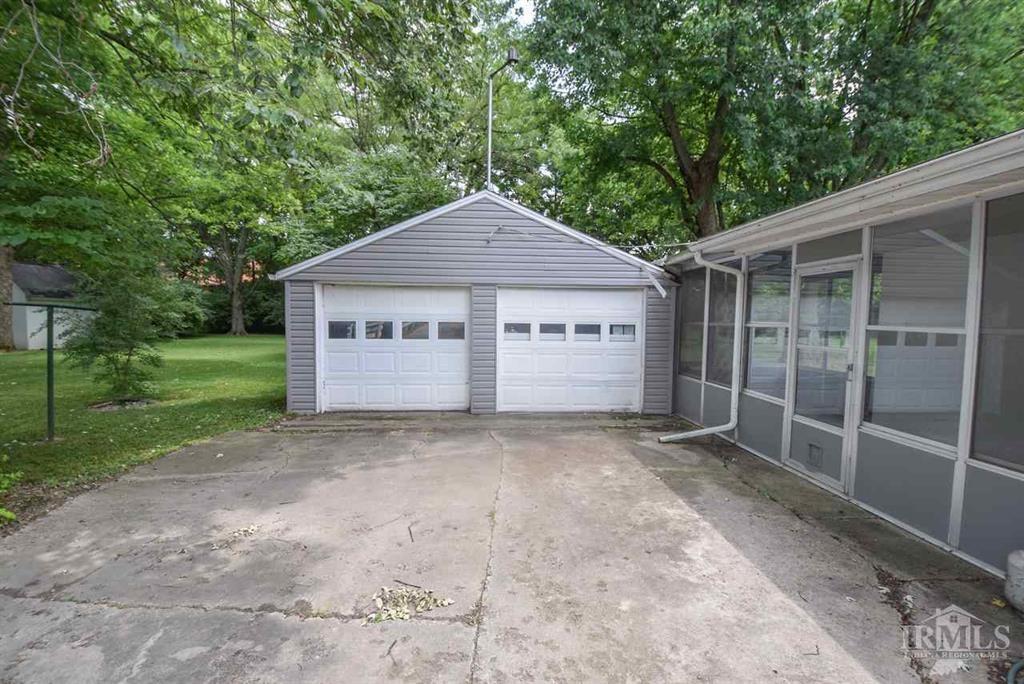 820 South Umbarger Road Muncie, IN 47304 - Photo 3 of 24 Gallery Image 3