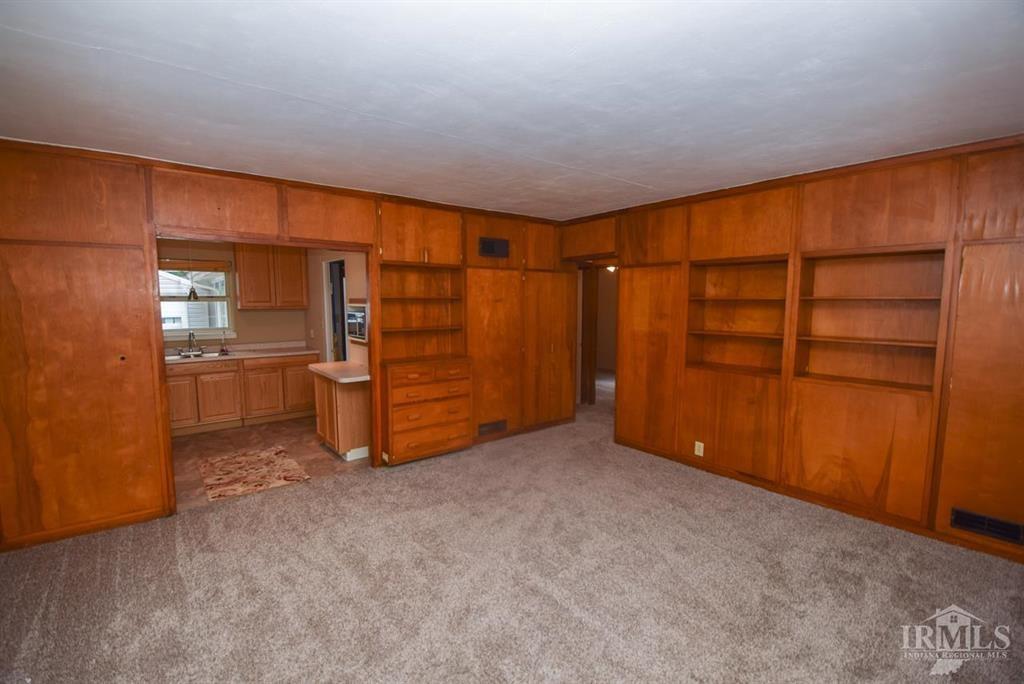820 South Umbarger Road Muncie, IN 47304 - Photo 5 of 24 Gallery Image 5