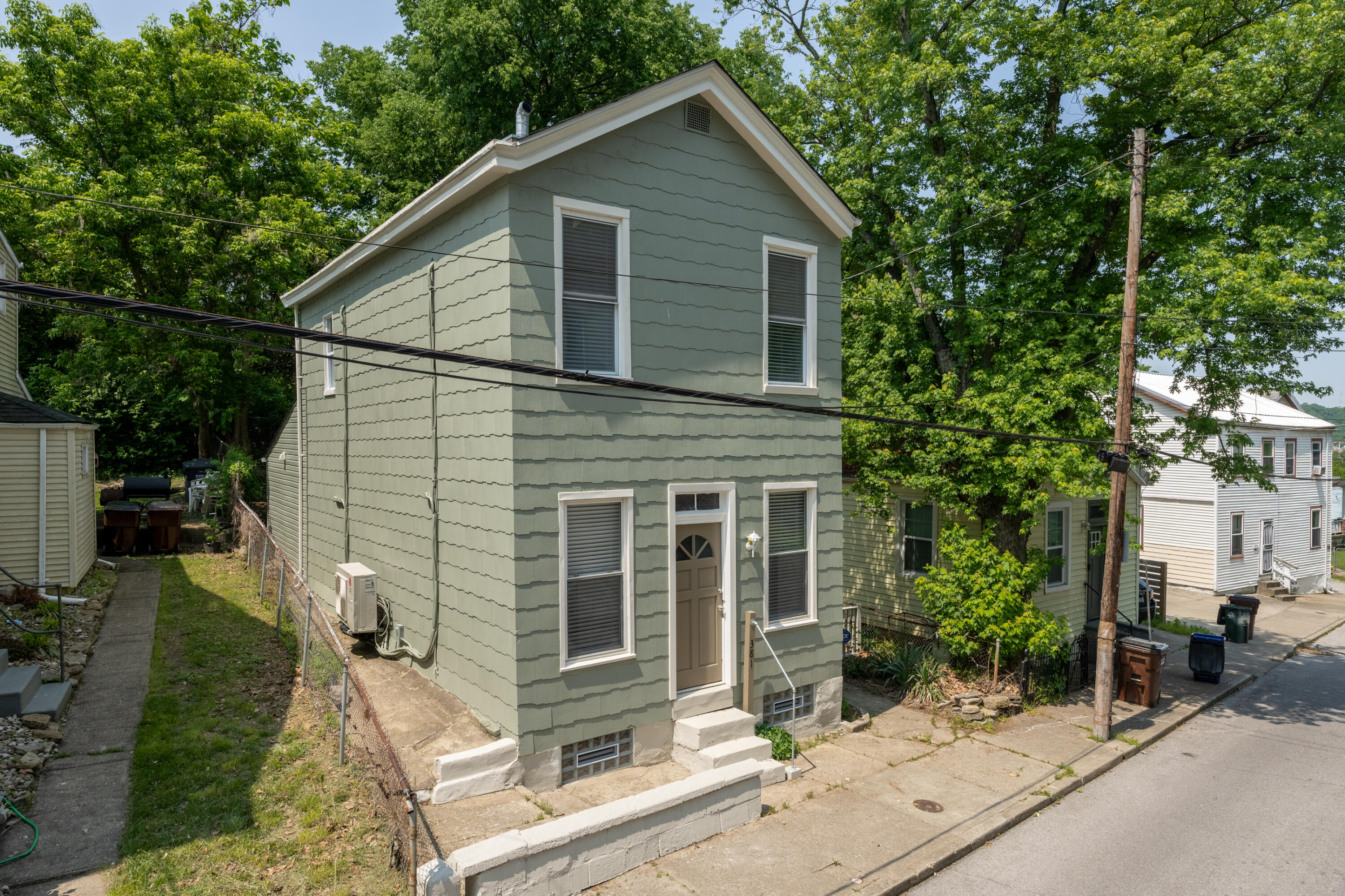 381 Altamont Road Covington, KY 41016 - Photo 3 of 25 Gallery Image 3