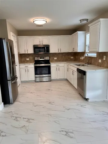 $1,900 | 922 Gentry Drive, Leander, TX 78641