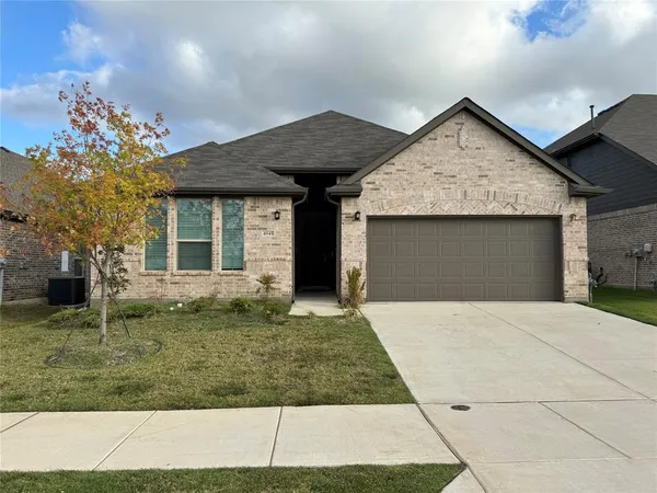$2,800 | 4945 Carmel Valley Drive, Fort Worth, TX 76244