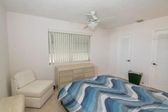 $129,000 | 4056 Lake Osborne Drive, Unit 15, Lake Worth, FL 33461