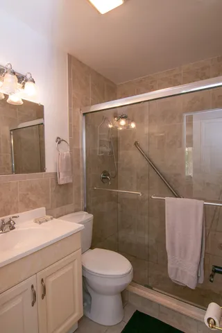 $129,000 | 4056 Lake Osborne Drive, Unit 15, Lake Worth, FL 33461