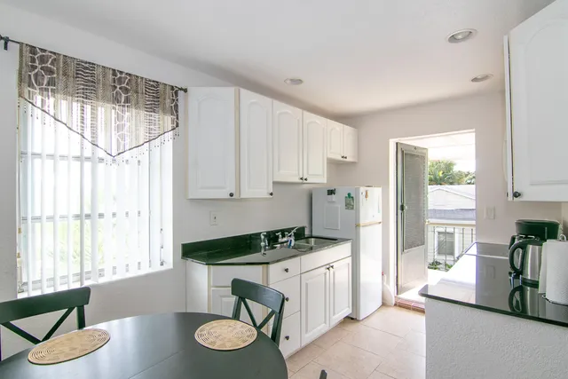 $129,000 | 4056 Lake Osborne Drive, Unit 15, Lake Worth, FL 33461