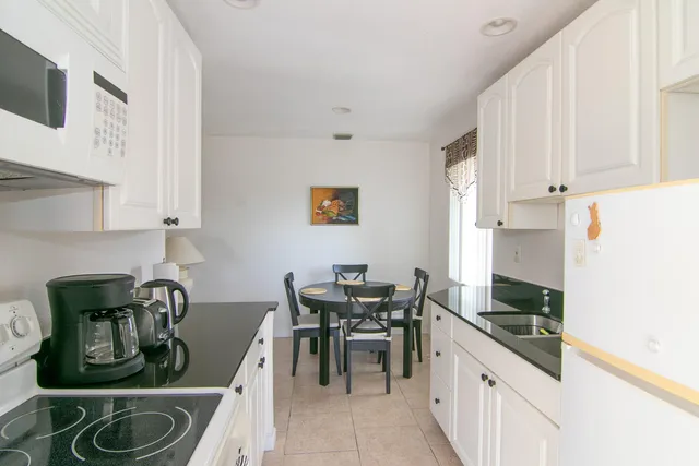 $129,000 | 4056 Lake Osborne Drive, Unit 15, Lake Worth, FL 33461