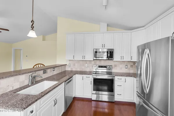 $2,325 | 201 Quincy Court, New Bern, NC 28560