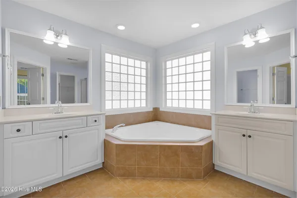 $2,325 | 201 Quincy Court, New Bern, NC 28560