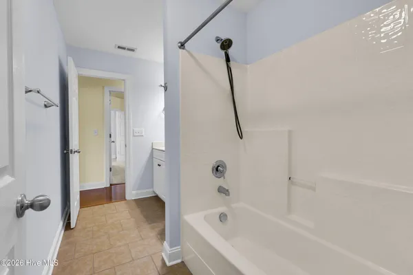 $2,325 | 201 Quincy Court, New Bern, NC 28560