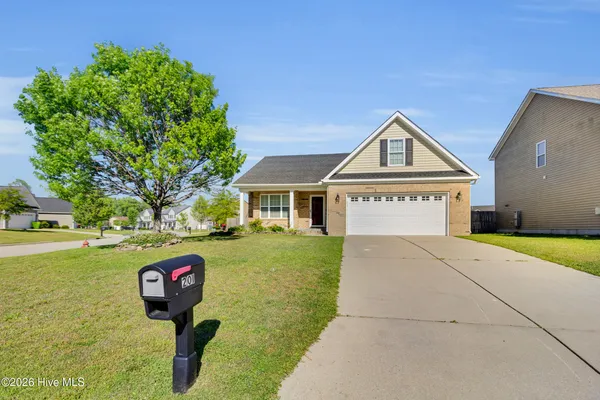 $2,325 | 201 Quincy Court, New Bern, NC 28560