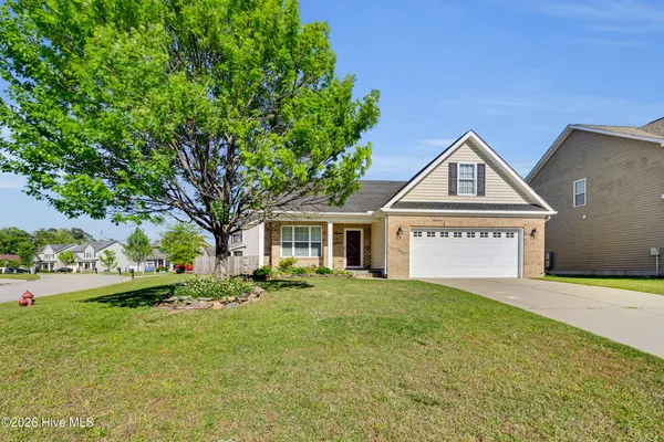 $2,325 | 201 Quincy Court, New Bern, NC 28560