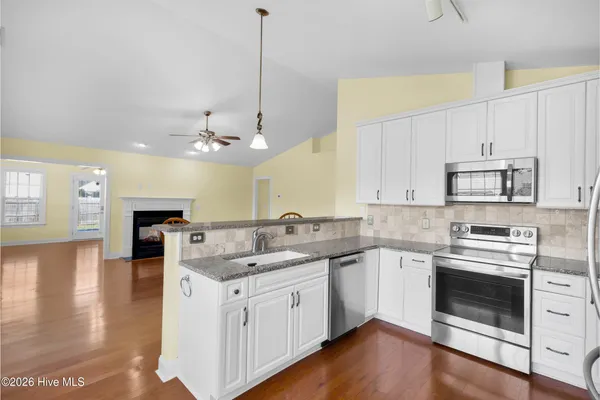 $2,325 | 201 Quincy Court, New Bern, NC 28560
