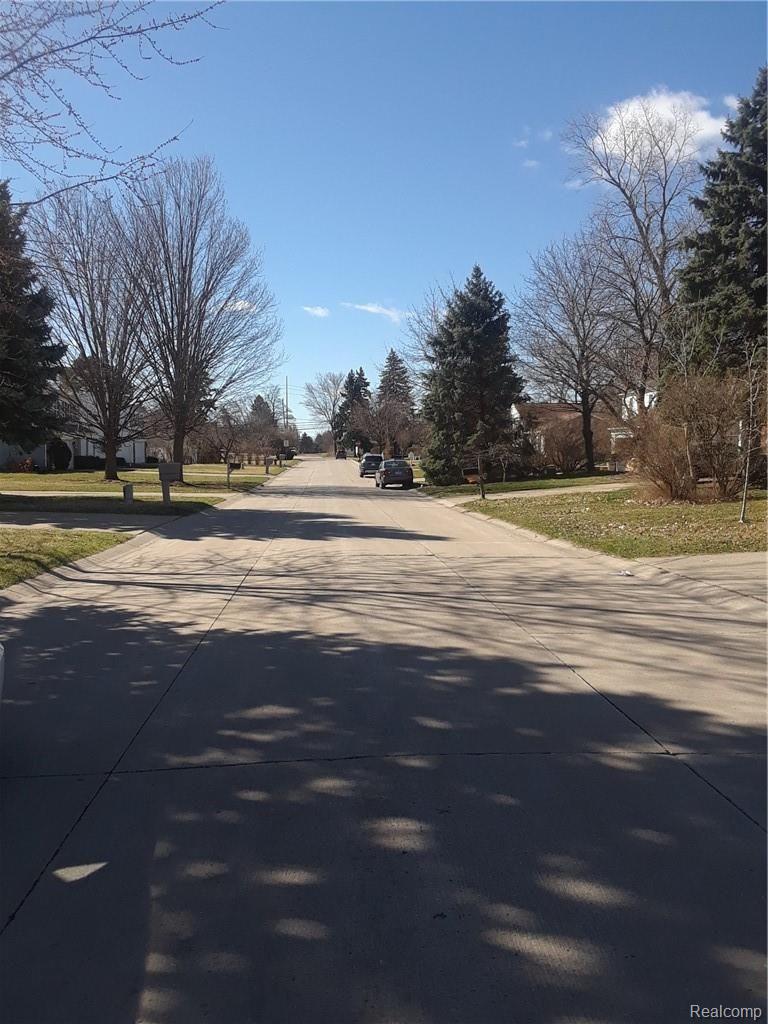 867 Hadley Road Rochester, MI 48307 - Photo 37 of 38 20190409_104248.jpg
