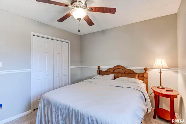 $174,900 | 624 North Pine Street, Taylorville, IL 62568