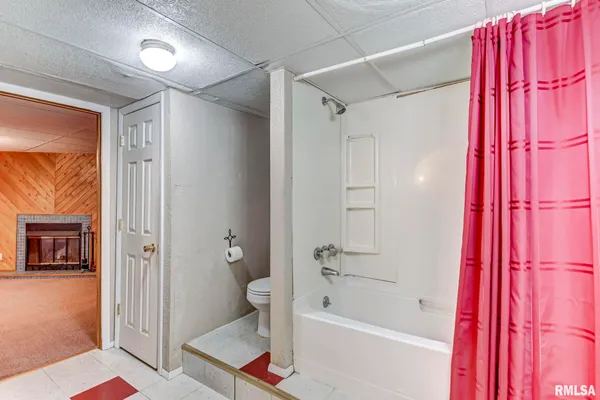 $174,900 | 624 North Pine Street, Taylorville, IL 62568