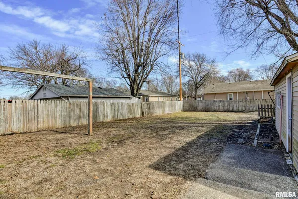 $174,900 | 624 North Pine Street, Taylorville, IL 62568